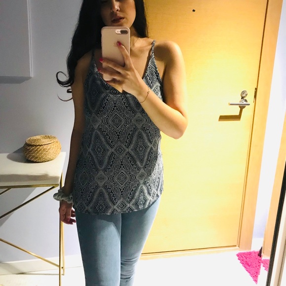 Blue Pattern Top Size 6 - Picture 2 of 7